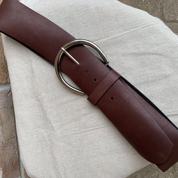 Danier Brown Fashion Belt - Picture 4 of 4
